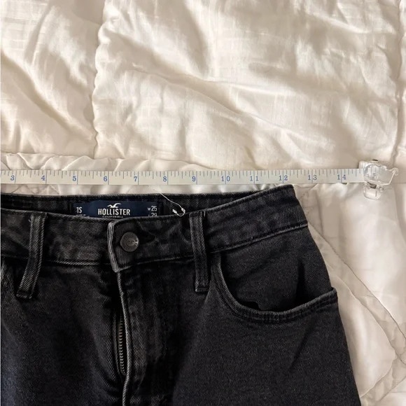Hollister Women's High Rise Black Jeans - Picture 3 of 4